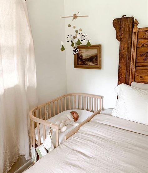 Next To Me Baby Bed, Nursery Ideas Vintage Gender Neutral, Cottage Baby Nursery, Cosleeping Bedroom Families, Nursery With Bed, Nursery In Bedroom, Apartment Nursery Ideas, Cosleeping Bedroom, Neutral Boho Bedroom