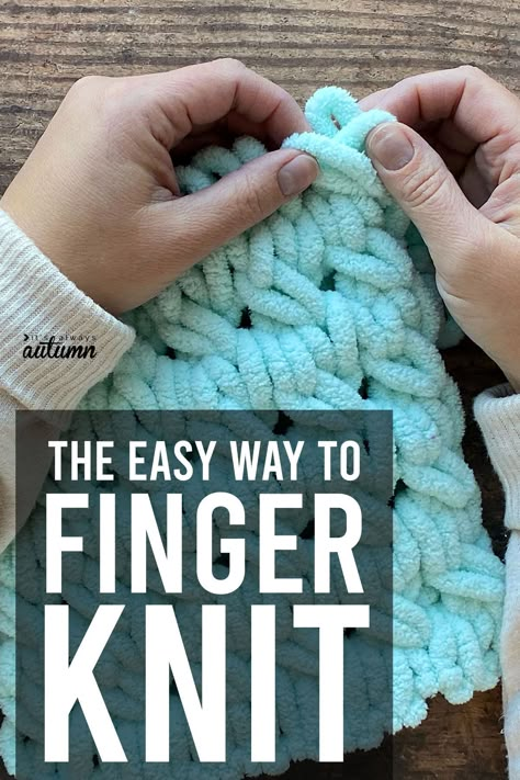 How To Finger Knit With Loop Yarn, How To Make A Loop Yarn Blanket, Loop Yarn Finger Knitting, Blanket Finger Knitting, Looped Yarn Baby Blanket, Knit With Hands, Knitting Diy Ideas, Loop Crochet Tutorial, Thick Yarn Projects Easy