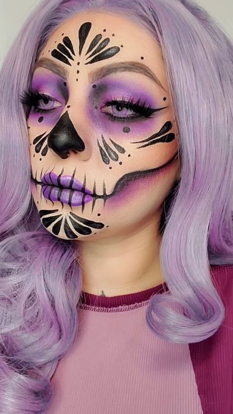 Purple Dia De Los Muertos Makeup Ideas, Purple Skeleton Makeup, Sugar Skull Face Paint For Women, Blue Sugar Skull Makeup, Skeleton Makeup Colorful, Clown Skull Makeup, Purple Catrina Makeup, Half Catrina Makeup, Skull Makeup Colorful