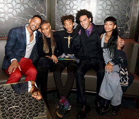 Will Smith, Jada Pinkett Smith, Jaden Smith, Trey Smith and Willow Smith celebrate Trey Smith's 21st birthday with special dinner at Hakkasan. Will Smith Jada Pinkett, Blended Family Photos, Will Smith And Family, Will And Jada Smith, Jada Smith, Trey Smith, Will And Jada, Shirtless Actors, After Earth