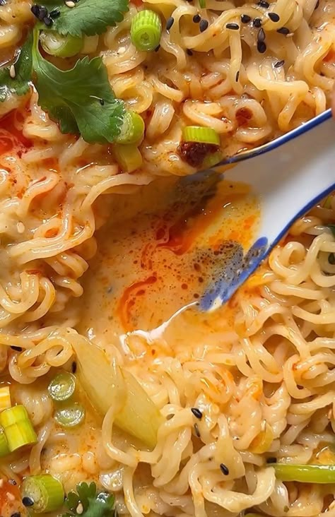 Unique Asian Recipes: Creamy, Nutty Miso Ramen Noodle Soup w Peanut Butter Creamy Miso Noodles, Ramen With Potstickers, Creamy Nutty Noodle Soup, Ramen Noodles With Wontons, Best Instant Ramen Recipes, Quick Noodle Soup, Fancy Vegan Recipes, Fancy Ramen Noodles, Creamy Miso Ramen