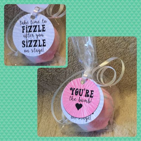 Good luck gift for dancers. Bath Bomb "you're the bomb" Bath Bomb Gift Ideas, Cheer Competition Gifts, Dance Competition Gifts, Dance Gift Ideas, Competition Gifts, You're The Bomb, Recital Gifts, Cheer Team Gifts, Dance Team Gifts