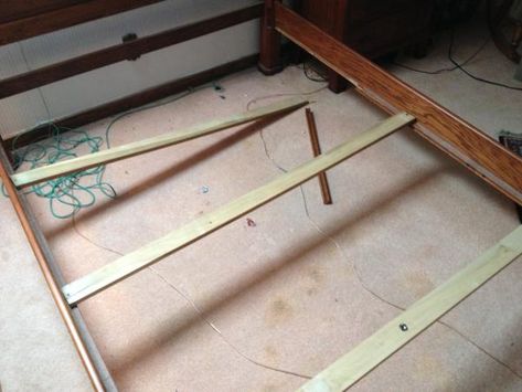 If your bed is missing or has a broken wooden ledge then you defintely need to replace it as soon as you can. Here's information on how to fix this problem! Bed Support Frames, Bed Support Ideas, Broken Bed Frame, Bed Side Rails, Old Bed Frames, Bed Boards, Bed Support, Steel Bed Frame, Bed Foundation