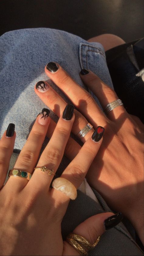 Couple bf gf boyfriend nails girlfriend matching matchingnails fire black Nail Ideas For Couples, Matching Nails, Mens Nails, Hippie Nails, Hard Nails, Edgy Nails, Nails Now, Racun Shopee, Grunge Nails