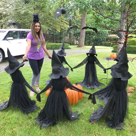 Witch decorations for Halloween. Outdoor Witch, Animated Halloween Decorations, Witch Decorations, Diy Halloween Dekoration, Halloween Themes Decorations, Dekorasi Halloween, Cheap Halloween Decorations, Halloween House Decoration, Halloween Party Snacks