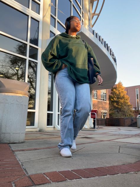 Casual University Outfit, Fall Fits 2022, Curvy Workout Outfit, Vison Bored, Plus Size Lookbook, New Style Outfits, Fire Outfits, University Outfits, Fits 2022