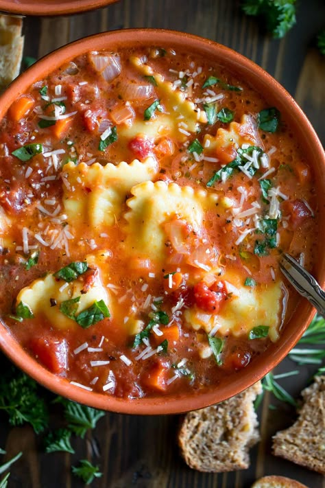 One-Pot Vegetarian Ravioli Soup Vegetarian Ravioli, Ravioli Soup, Pasta And Sauce, Spinach Ravioli, One Pot Cooking, One Pot Vegetarian, Vegetarian Lasagna, Cheese Ravioli, Pasta Soup