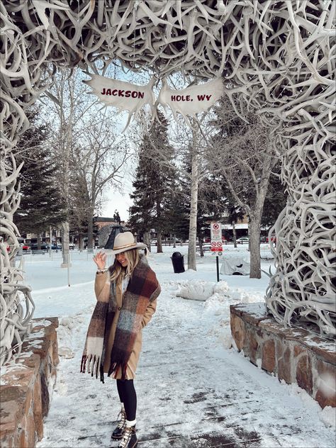 Wyoming Winter Outfit, Wyoming Vacation Outfits, Wyoming Outfit Spring, Wyoming Outfit Winter, Jacksonhole Wyoming Outfits, Jackson Hole Wyoming Outfits, Jackson Hole Winter Outfit, Jackson Hole Outfits Winter, Jackson Hole Outfits Fall