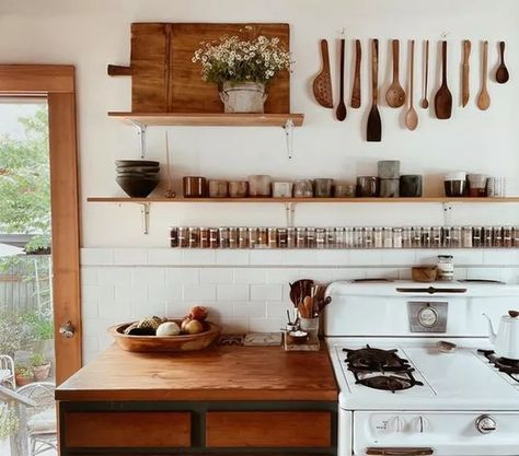 Spice Storage Ideas, Modern Farmhouse Apartment, Kitchen Spice Storage, Farmhouse Apartment, Kitchen Shelving, Spice Shelf, Kitchen Spice Racks, Bohemian Kitchen, Living On A Budget