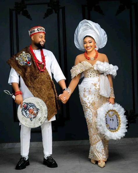 Traditional Wedding Attire South Africa, Traditional African Bridal Dresses, Aesobi Dresses, Heritage Day South Africa, Nigerian Traditional Attire, Marvel Inspired Outfits, Grow Long Nails, Igbo Traditional Wedding, Igbo Bride