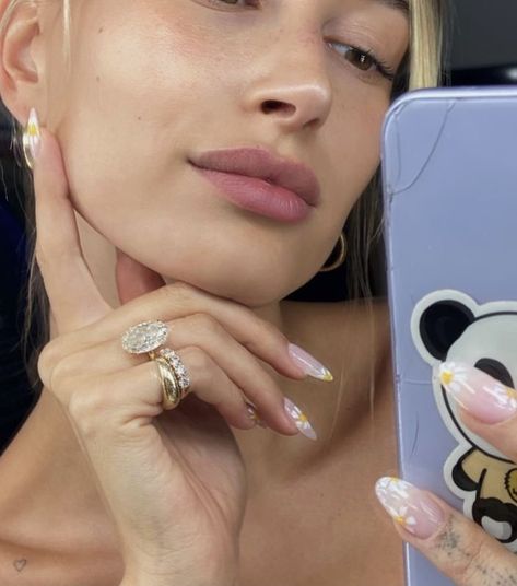 Hayley Bieber, Inexpensive Jewelry, Hailey Bieber Style, Hailey Rhode, Future Engagement Rings, Celebrity Engagement Rings, Dream Engagement Rings, Dream Engagement, Hailey Baldwin