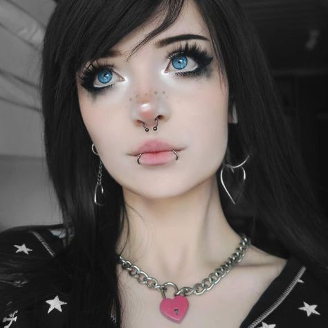 Dark Beauty Fashion, Anime Eye Makeup, Kawaii Makeup, Heavy Makeup, Alternative Makeup, Pinterest Makeup, Goth Makeup, Gothic Makeup, Creative Eye Makeup