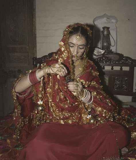 Traditional Punjabi Bride, South Asian Aesthetic, Desi Vibes, Desi Love, Punjabi Bride, Desi Bride, Desi Aesthetics, Desi Fashion Casual, Desi Clothes