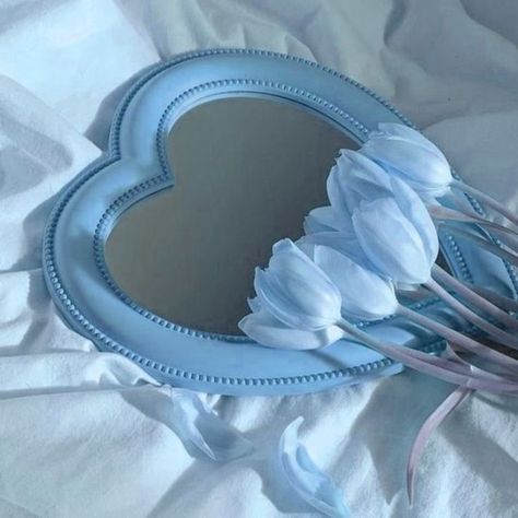 Baby Blue Wallpaper, Cute Blue Wallpaper, Baby Blue Aesthetic, Light Blue Aesthetic, Blue Wallpaper Iphone, Blue Aesthetic Pastel, Blue Tulips, Blue Pictures, Bleu Pastel