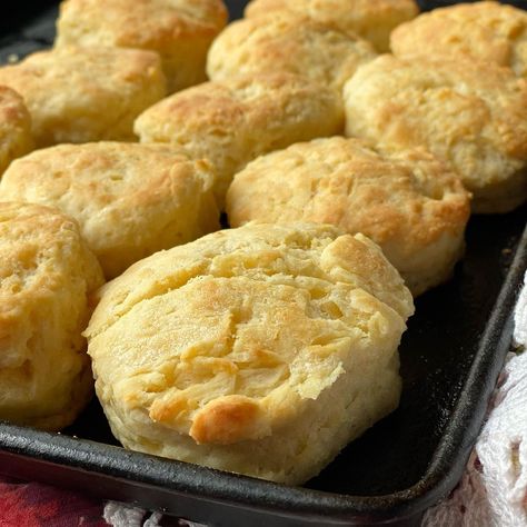 The Southern Lady Cooks on Instagram: “Mom made sour cream biscuits this morning! ❤️❤️ If you haven’t made them yet…I highly recommend that you do. They are easy and SO good. 😍…” 7up Biscuits, Stuffed Recipes, Southern Lady Cooks Recipes, Sour Cream Biscuits, Picnic Potluck, The Southern Lady Cooks, Southern Lady Cooks, Cream Biscuits, Country Recipes