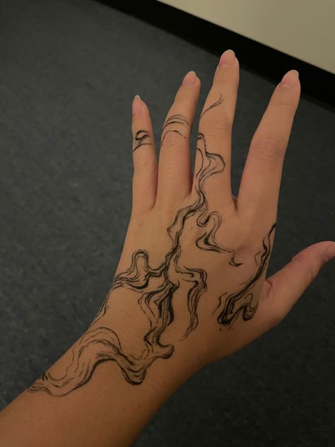 Swirl Tattoo, 16 Tattoo, Tato Minimal, Pretty Hand Tattoos, Finger Tattoo Designs, Muster Tattoos, Tattoos Geometric, Hand Tattoos For Women, Finger Tattoo