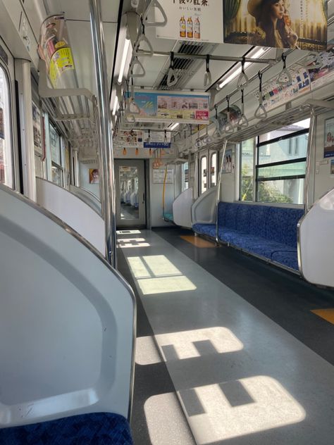 Japanese Train Interior, Backround Refrences, Winged Izuku, Japan Subway, Subway Photos, Japanese Vibes, Environment Study, Japanese Train, Train Interior