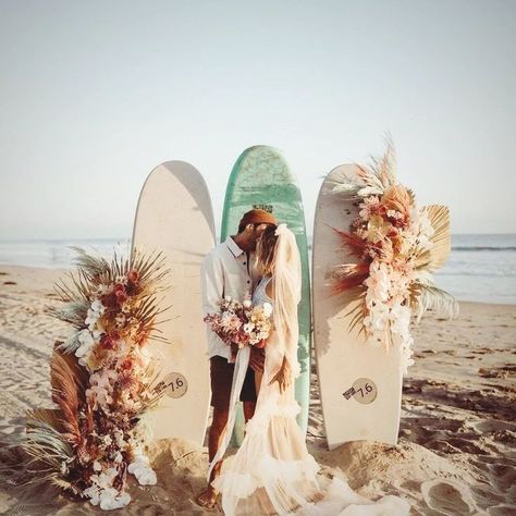 Tarifa has so many great locations to create the ultimate Surfer Wedding. We love this surf style wedding captured, but where would you do yours? #surfer #surflife #wedding #tarifa #lifestyle #gratitude #marbella #cadiz #andalucia Surfing Wedding, Surfer Wedding, Surf Wedding, Nz Beach, Beach Decor Ideas, Nz Wedding, Dream Beach Wedding, Blue Wedding Ideas, Boho Beach Wedding