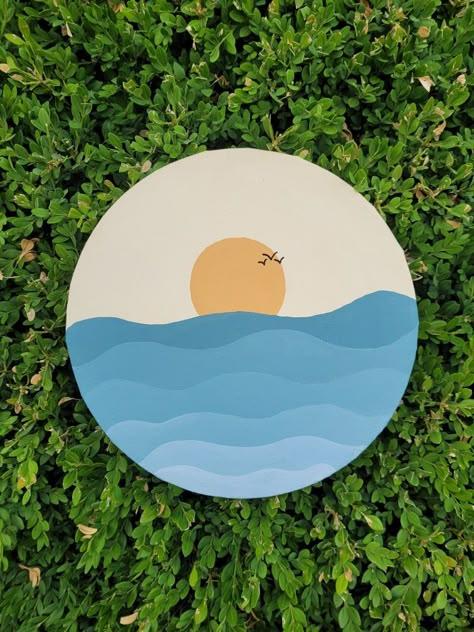 Beach Aesthetic Canvas Painting, Cute Round Canvas Paintings, Beach Painting Circle Canvas, Easy Canvas Sunset Painting, Painting Ideas Easy Simple Circle, Art In Circle Canvas, Painting Ideas On Canvas Circles, Circle Paintings Canvas, Small Circle Painting Ideas