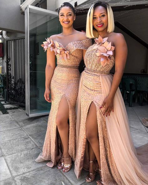 9,140 Likes, 33 Comments - Africa's Top Wedding Website (@bellanaijaweddings) on Instagram: “Double the beauty #BellaNaijaBridesmaids  Dresses @orapelengmodutle  #BellaNaijaWeddings…” Bridal Maid Dress, Latest African Styles, African Bridesmaid Dresses, African Weddings, Maid Of Honour Dresses, Aso Ebi Styles, Maid Dress, African Design Dresses, Dream Wedding Dresses