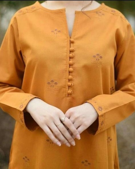 Decent Neck Designs, Casual Cotton Tops, Bell Sleeve Tops, Casual Cotton Top, Desi Dress, Simple Style Outfits, Dress Designing, Latest Dress Design, Kurta Style