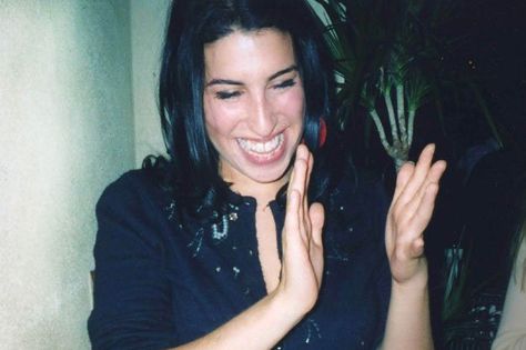 Amy Winehouse Birthday, Happy Birthday Amy, Movie Amy, Keith Whitley, Instagram Happy Birthday, Amy Winehouse, Female Singers, Summer Makeup, Makeup Trends