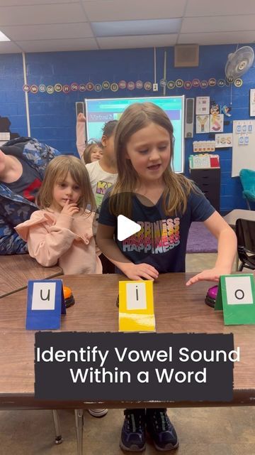 Long And Short Vowel Sounds Activities, Short Vowel Games Kindergarten, Long Vowel Activities Kindergarten, Vowel Activity For Kindergarten, Short Vowel Activities Kindergarten, Vowel Intensive Activities, How To Teach Vowels Kindergarten, Vowels Activity For Kindergarten, Kindergarten Vowels