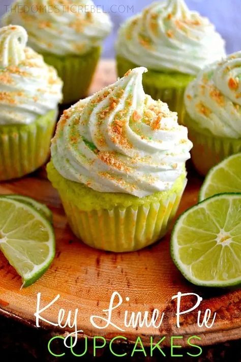 Key Lime Cupcakes Recipe, Key Lime Pie Cupcakes, Key Lime Filling, Key Lime Cupcakes, Lime Cupcakes, Summer Cupcakes, Biscuits Graham, Pie Cupcakes, Whoopie Pie