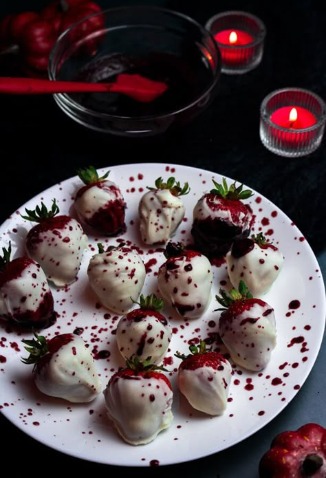 Scream: Movie Inspired Recipes - Laura the Gastronaut Horror Dessert Table, Horror Movie Themed Treats, Scream Movie Themed Snacks, Twilight Inspired Desserts, Vampire Treats Party Ideas, Gothic Party Food Ideas, Slasher Party Food, Scream Themed Sweet 16, Ahs Birthday Party