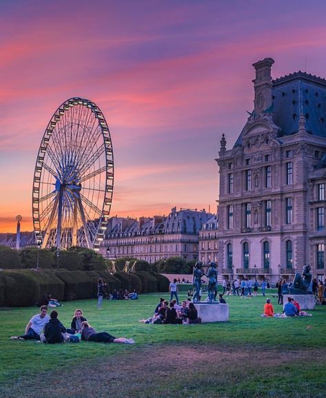 Paris ✨• France🇫🇷 • Travel ✈️ on Instagram: “Beautiful evenings in Tuileries Garden😍 ———- 📸: @garyphr . . . #paris #parisfrance #france #france🇫🇷 #jardin #jardindestuileries #garden…” Tuileries Garden Paris, Aesthetic Map, Summer Europe Trip, Together In Paris, Paris Photo Ideas, 4 Aesthetic, Europe 2024, Paris Italy, Tuileries Garden