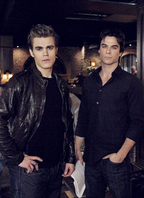 Salvatore Brothers. Gosto muito da série diários de um vampiro. Steven Mcqueen, Paul Wesley Vampire Diaries, Damon And Stefan Salvatore, The Salvatore Brothers, Ian Joseph Somerhalder, Ian Somerhalder Vampire Diaries, Damon Salvatore Vampire Diaries, Vampier Diaries, Vampire Diaries Stefan