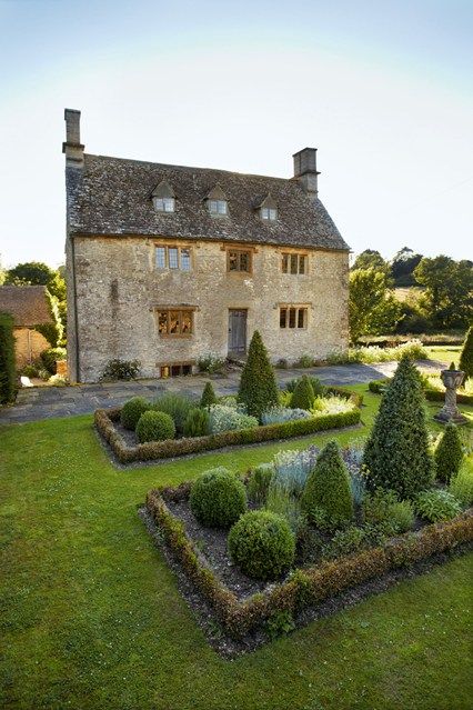 Little wonder that the Oxfordshire garden of art dealer, writer and broadcaster Philip Mould, should be so appealing. Mould has had a life-long passion for plants and his 18-acre garden, a combination of wild meadowland and expertly-tended-to formal beds, demonstrates this love of horticulture. Country Cottage Garden, English Country Cottages, English Garden Design, Gardening Seeds, Country Garden Decor, English Gardens, English Country Gardens, Formal Gardens, Old Stone