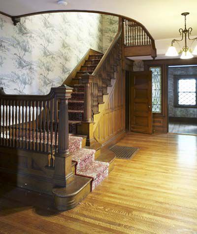 Stair Case Ideas, Victorian Staircase, Mansion Homes, Victorian Interior, Wood Staircase, Victorian Interiors, Gothic Revival, Victorian Decor, Victorian Houses