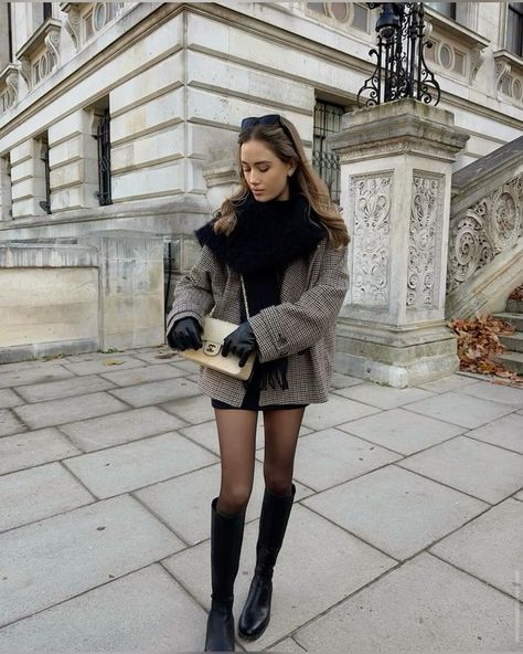 [PaidAd] 85 Winter Fashion Outfits Knee High Boots Recommendations You Don't Want To Miss Quickly #winterfashionoutfitskneehighboots Tall Boots Outfit, Leather Boots Outfit, Old Money Winter, Winter Boots Outfits, Knee Boots Outfit, High Boots Outfit, Black Boots Tall, Paris Outfits, Dubai Fashion