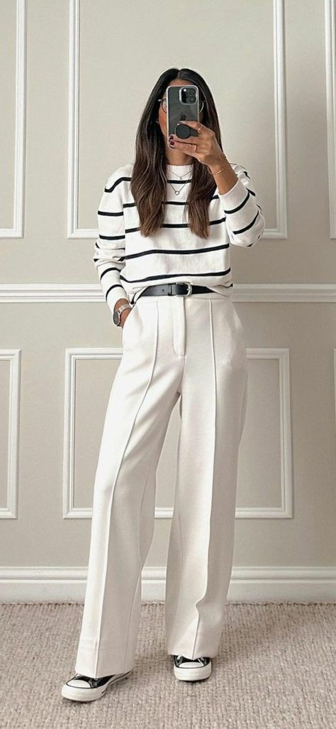 No Heels Outfit Classy, Elegant Summer Outfits Casual, White Pants Work Outfit, White House Black Market Outfits, Mode Tips, Chique Outfits, Paris Mode, Mode Casual, Stylish Work Outfits