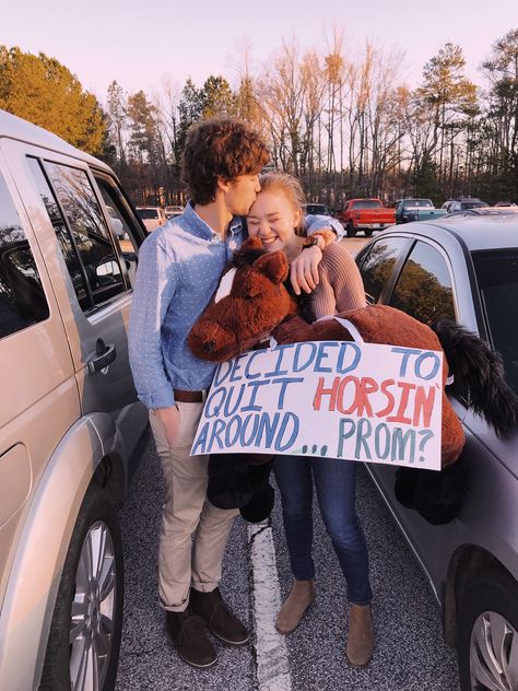 Ffa Promposal Ideas, Cowboy Dance Proposal, Hoco Proposals Ideas Western, Horse Promposal Ideas, Hilarious Promposal, Cowgirl Promposal, Horse Hoco Proposals, Chris Stapleton Hoco Proposal, Cute Sweethearts Dance Proposal