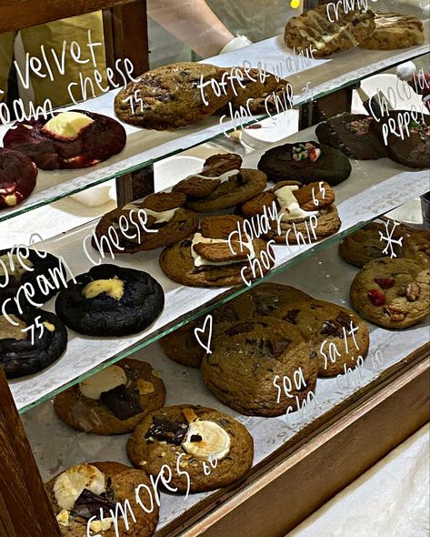 Cookie Sale Display, Cookie Shop Aesthetic, Soft Cookies Aesthetic, Cookies Aesthetic Packaging, Cookie Presentation Ideas, Bussines Packaging, Bake Sale Displays, With Love Aesthetic, Boxing Ideas