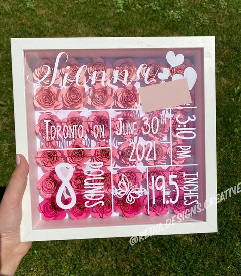 Personalized Shadow Box, Baby Shadow Box, Shadow Box Gifts, Flower Shadow, Frame Flower, Shadow Box Ideas, Flower Shadow Box, Paper Flower Crafts, Shadow Box Art