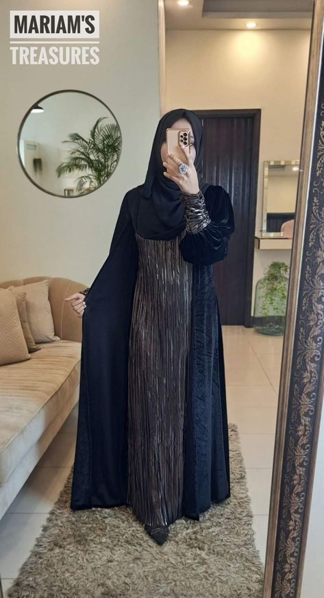 Muslim Dress Party, Hijab Modern Style, Kurti And Pants, New Hijab Style, Burqa Designs, Burkha Designs, Long Jacket Dresses, Abaya Styles, Long Shrug