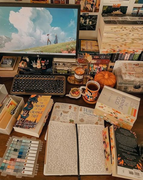 Cottagecore Study Aesthetic, Journaling Desk, Messy Room Aesthetic, Writer's Office, Writing Room, Writers Desk, Work Desks, 20 Aesthetic, Study Desk Decor