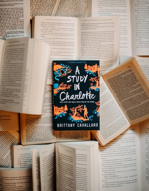 A Study In Charlotte, Book Photography Ideas, Book Photoshoot, Mode Gossip Girl, Book Flatlay, Books Photography, Book Photography Instagram, Bookstagram Ideas, Book Photos