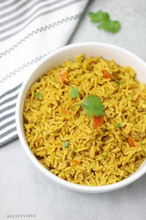 Easy Curry Rice Recipes, Instant Pot Curry Rice, Curry Rice In Rice Cooker, Pressure Cooker Curry, Curry Rice Recipes, Recipes Using Rice, Curried Rice, Oven Baked Chicken Legs, How To Make Curry