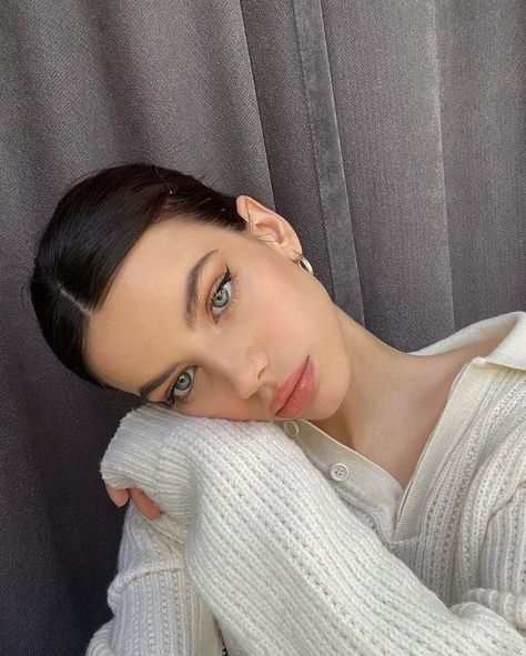 Weekly Aesthetic, Sonia Ben Ammar, Photographie Portrait Inspiration, Makijaż Smokey Eye, Selfie Poses Instagram, Foto Poses, Shatter Me, Selfie Ideas Instagram, Natural Makeup Looks