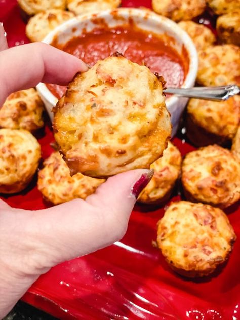 Pepperoni Pizza Puffs Recipe Puff Pastry Pepperoni Appetizers, Pepperoni Puffs, Pizza Puffs Recipe, Pepperoni Appetizers, Candy Sleighs, Pepperoni Pizza Puffs, Pizza Puffs, Meat Pizza, Garlic Knots