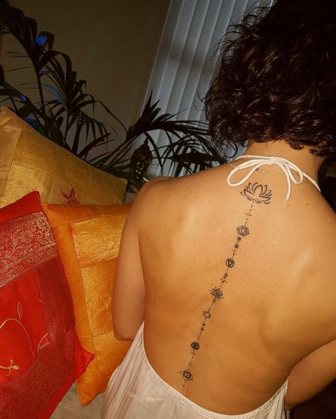 Chakra Tattoo Back, Tattoo Chakra Symbols, Scorpio Back Tattoo, Chakra Symbols Tattoo, Chakra Tattoo Spine, Chakra Back Tattoo, Chakra Tattoo Ideas, Tattoo Espalda Mujer, Chakra Tattoos