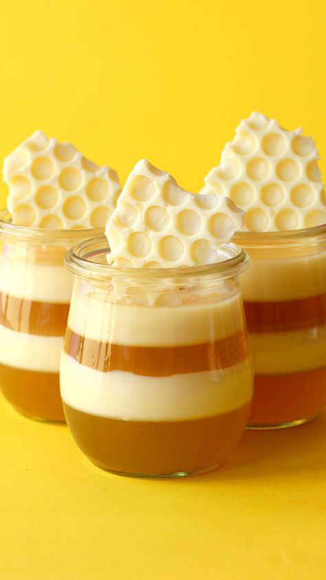 Honey Pudding, Puding Mangga, Honey Dessert, Fingerfood Party, Bee Party, Bee Birthday, Bee Baby Shower, Think Food, Honey Recipes