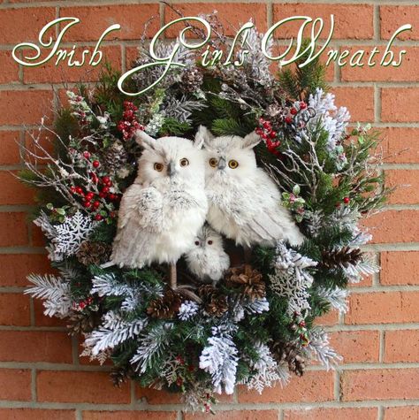 Nails 2020 Trends Summer, Christmas Owl Wreath, Nails 2020 Trends, Family Wreath, Winter Owl, Rose Gold Christmas, Christmas Floral Arrangements, Christmas Door Wreaths, Floral Wreaths