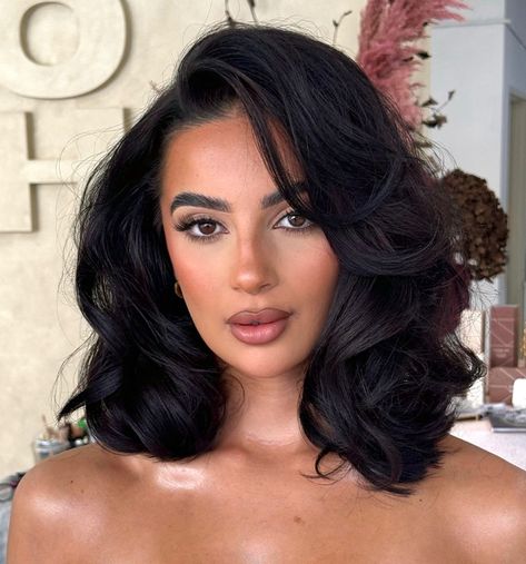 Check Out These Stunning Mob Wife Hairstyles | Fashionisers© Medium Short Bob Haircut, Medium Length Down Hairstyles, Mob Wives Hairstyles, Monte Carlo Hairstyles, Wedding Styles For Medium Length Hair, Short Hair Boss Lady, Formal Lob Hairstyle, Shoulder Length Evening Hairstyles, Medium Length Dark Hair Styles