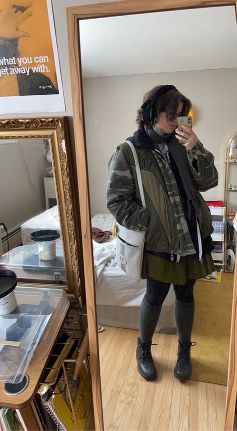 green winter outfit aesthetic Green Winter Outfits Aesthetic, Parka Outfit Aesthetic, Green Winter Outfits, Green Parka Outfit, Winter Outfit Aesthetic, Parka Outfit, Green Parka, Winter Outfits Aesthetic, Aesthetic Green