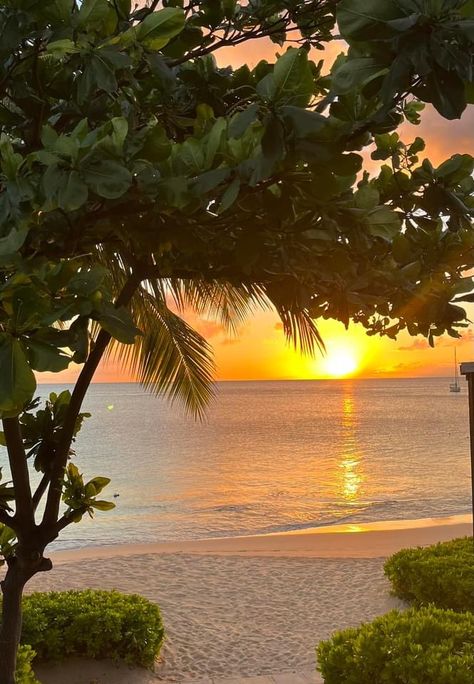 Boracay Sunset, Outside Scenery, Sea And Sunset, Beautiful Beaches Paradise, World Most Beautiful Place, Natural Picture, Adventure Travel Explore, Pretty Landscapes, Sunrise And Sunset